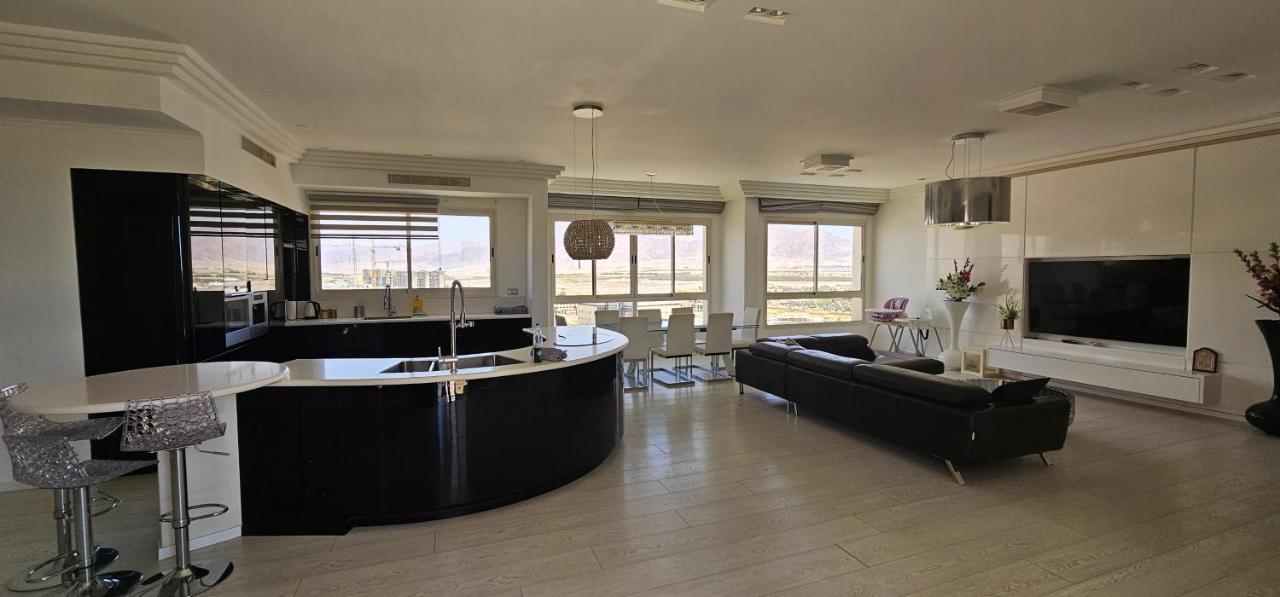 Luxury Exclusive Top Class Apartments Near The Sea With Pool Ейлат Екстериор снимка